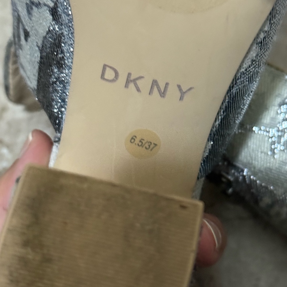 DKNY Women's Textured Gray Mules - Picture 6 of 6